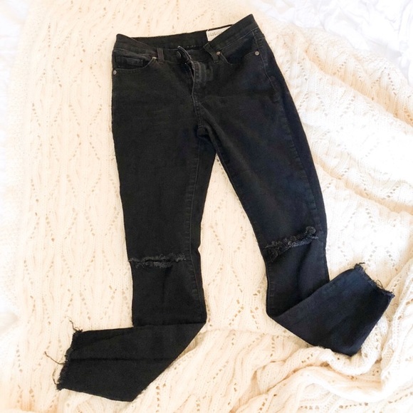 pistola Pants - All items gone by 5/10!**